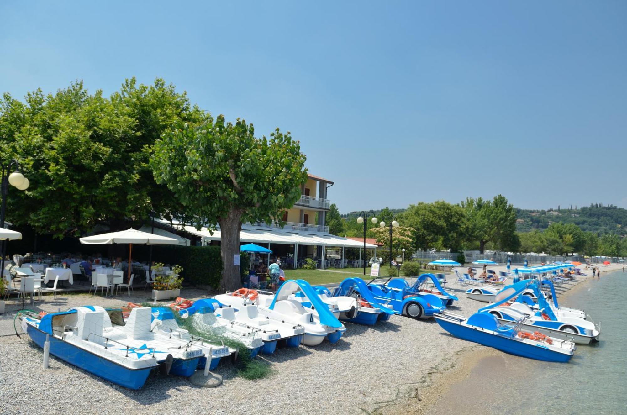 Bellerive Ristorante Albergo Манерба-дель-Гарда Екстер'єр фото
