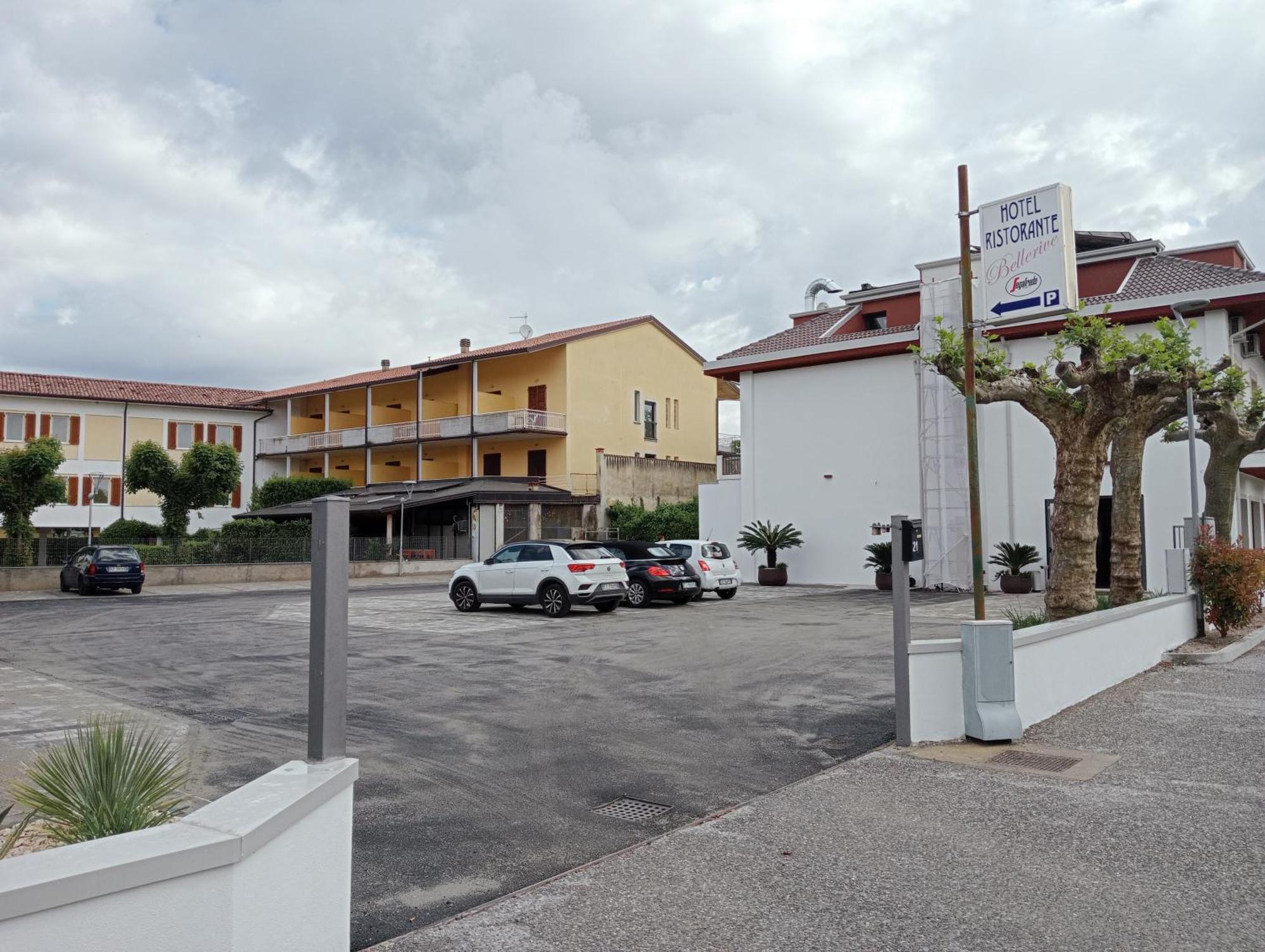 Bellerive Ristorante Albergo Манерба-дель-Гарда Екстер'єр фото