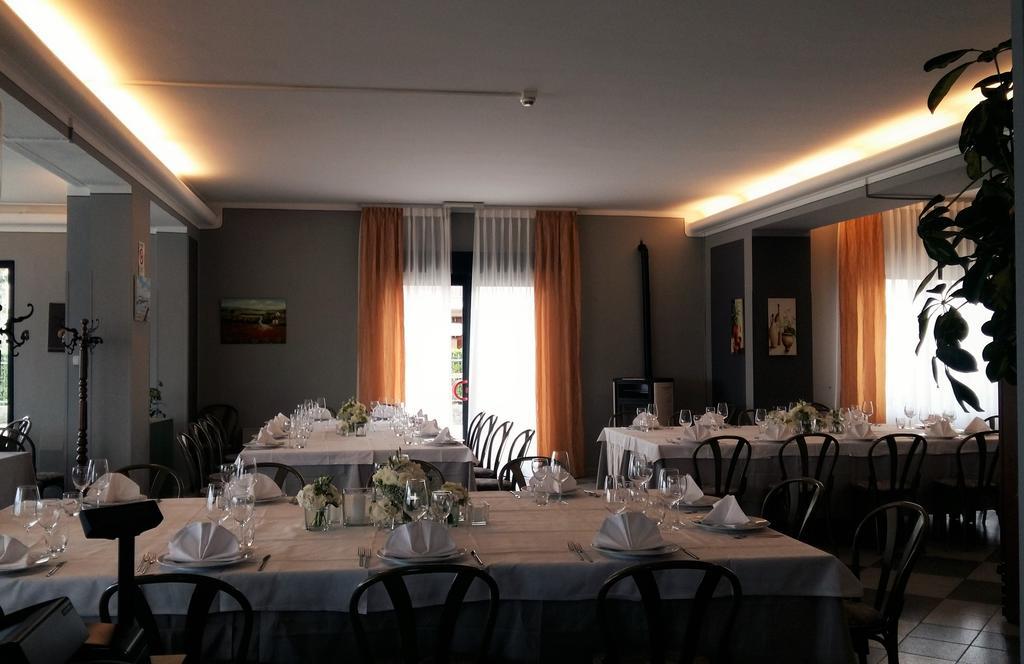 Bellerive Ristorante Albergo Манерба-дель-Гарда Екстер'єр фото
