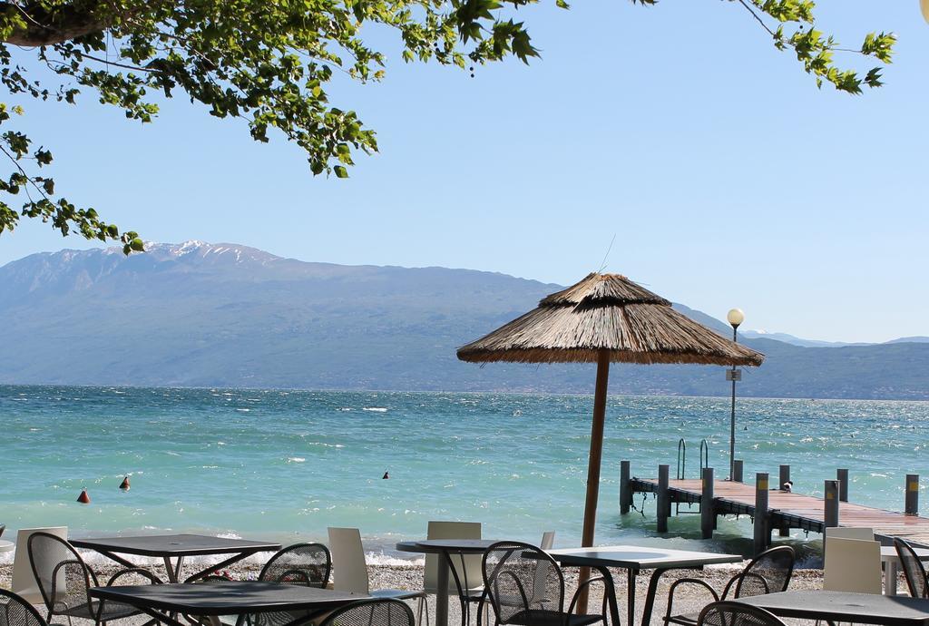 Bellerive Ristorante Albergo Манерба-дель-Гарда Екстер'єр фото