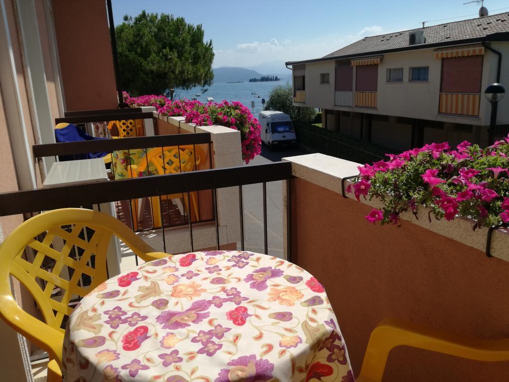 Bellerive Ristorante Albergo Манерба-дель-Гарда Екстер'єр фото