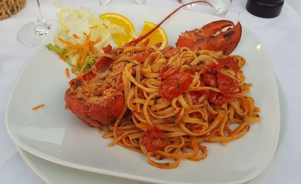 Bellerive Ristorante Albergo Манерба-дель-Гарда Екстер'єр фото
